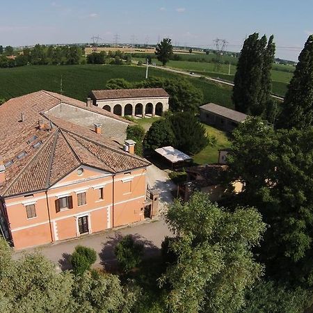 Maison d'hôtes Agriturismo Corte Ponte Dei Tedeschi à Ostiglia Extérieur photo